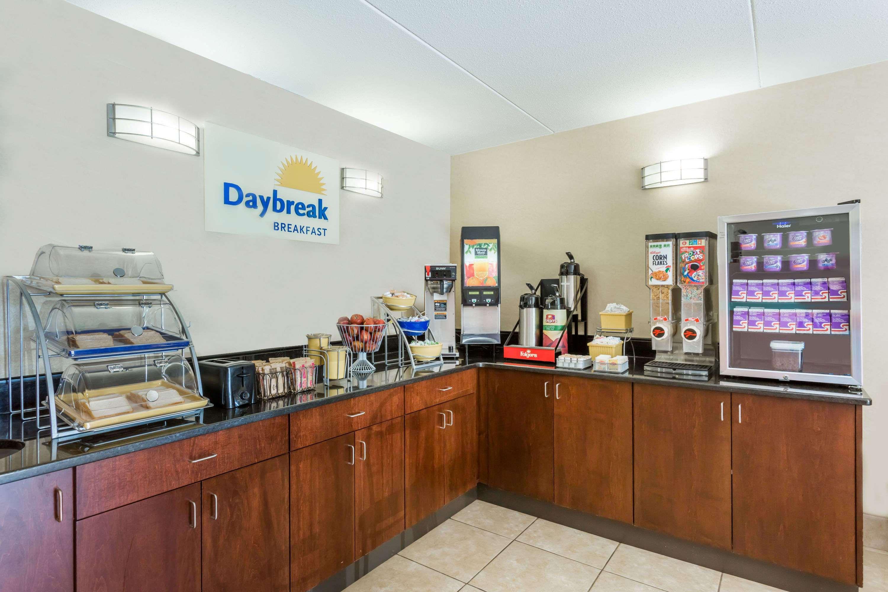 Days Inn By Wyndham Winston Salem North Winston-Salem Exterior foto